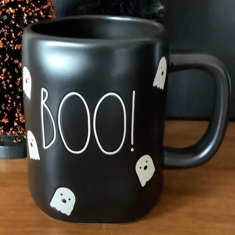 Rae Dunn ~ BOO! Mug 👻